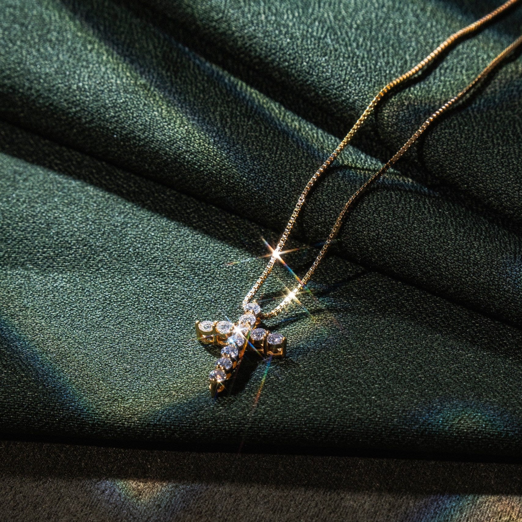 Colar Cruz Moissanite
