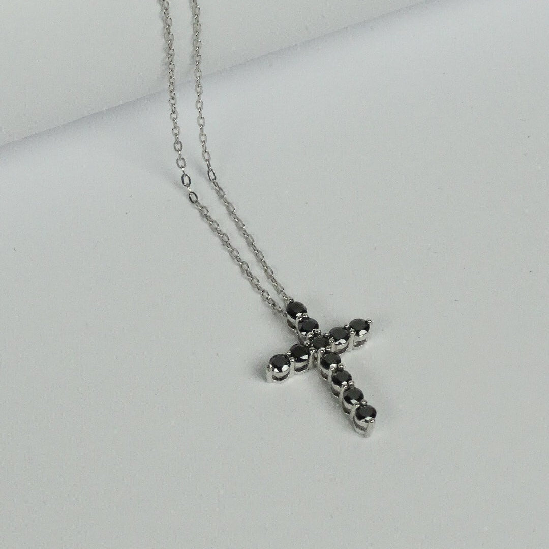Colar Cruz Moissanite Ônix