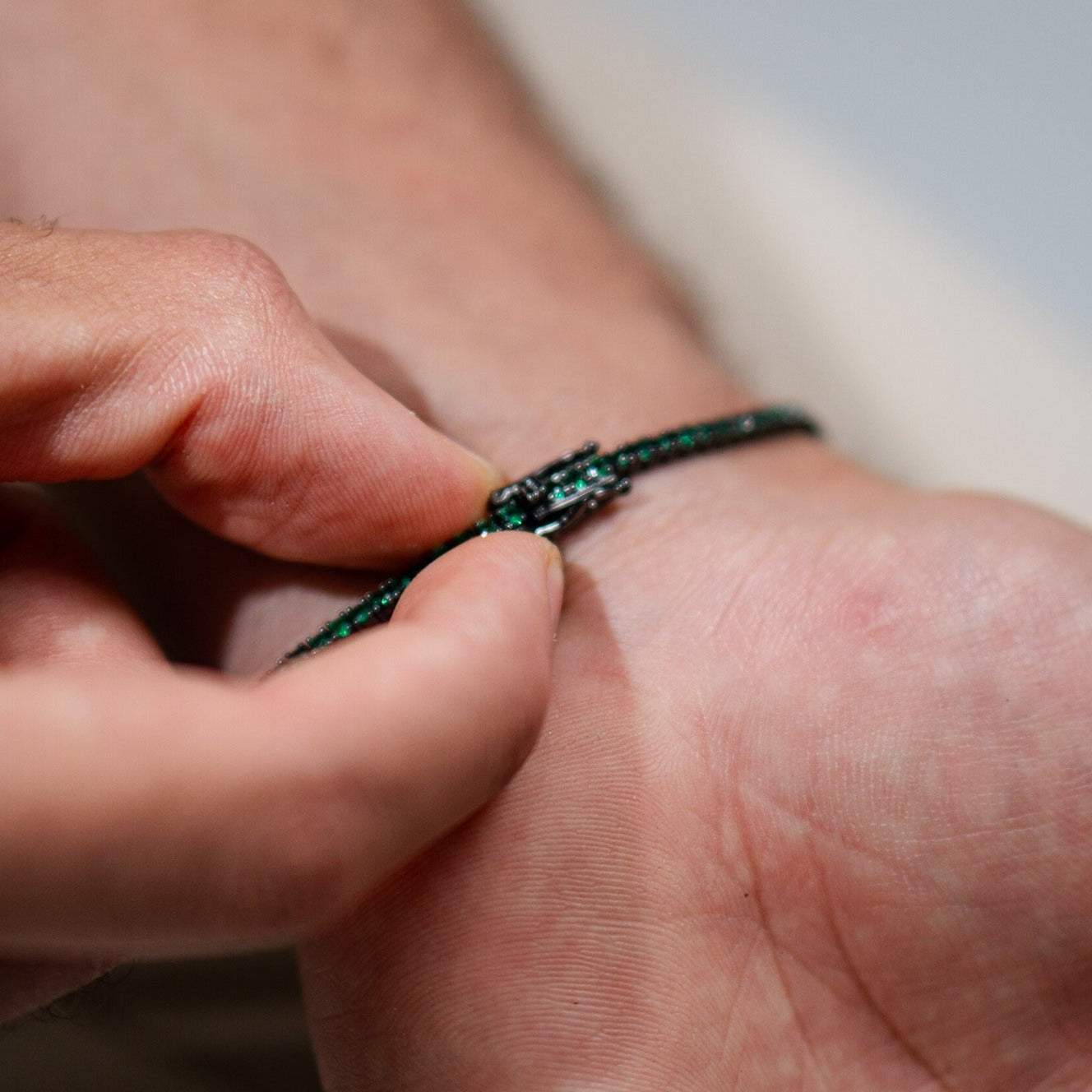 Riviera Zircônia Verde Esmeralda - Ródio Negro