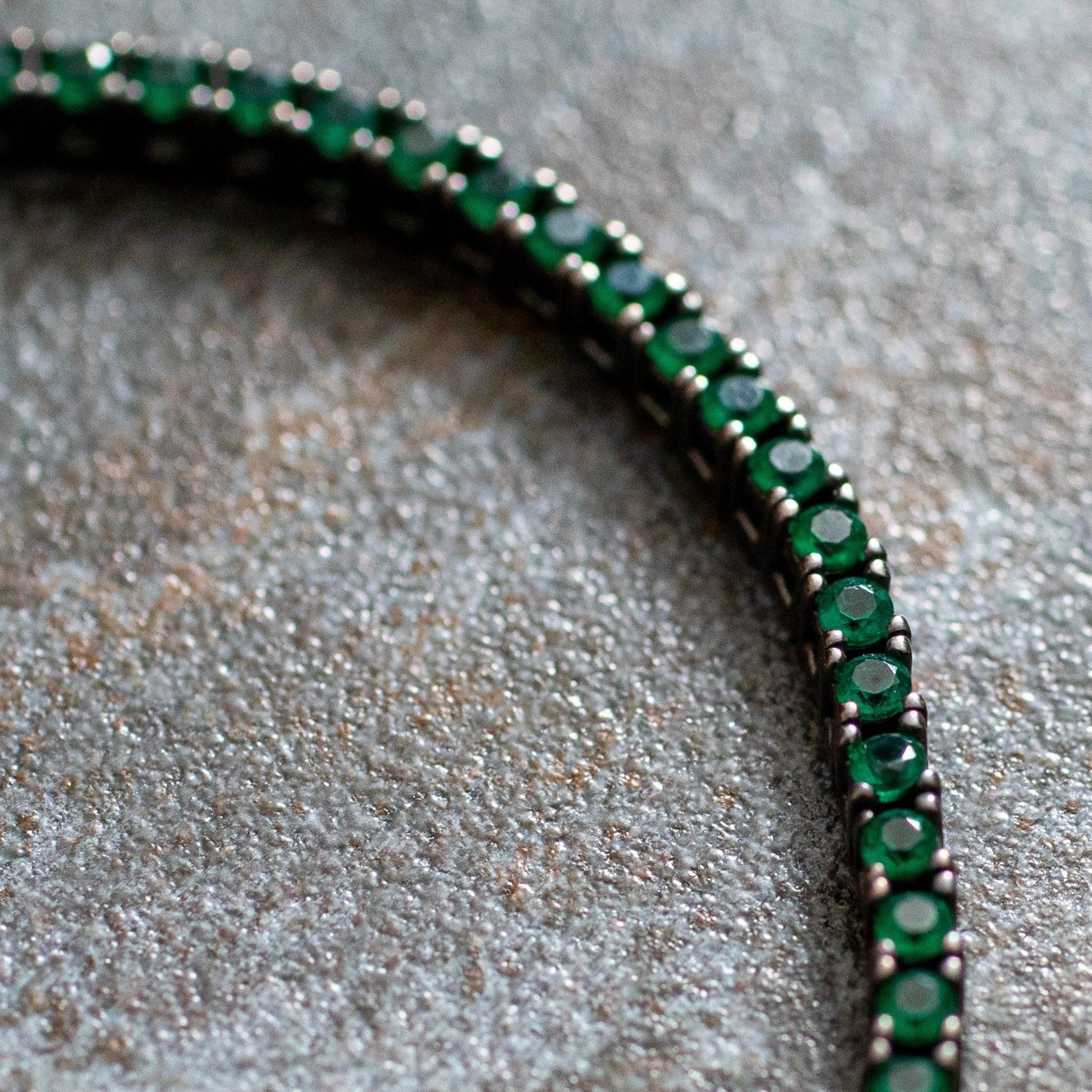 Riviera Zircônia Verde Esmeralda - Ródio Negro